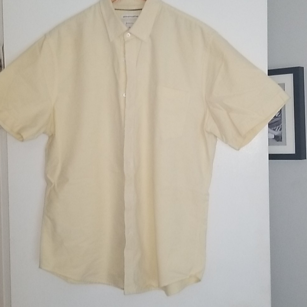 Casual short sleeve slim fit button down